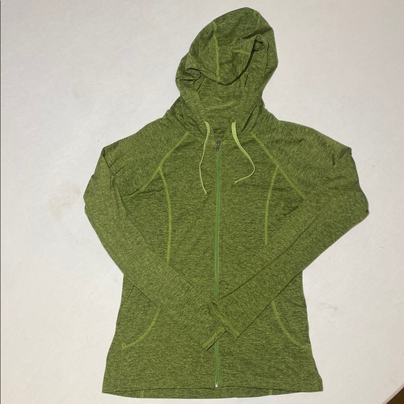 Patagonia Tops - Patagonia full zip green light weight hoodie XS runs large